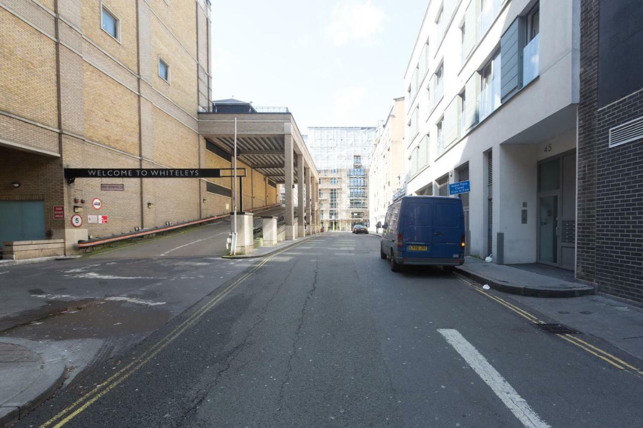 Modern 2 Bed 2 Bath Hyde Park Appartement *